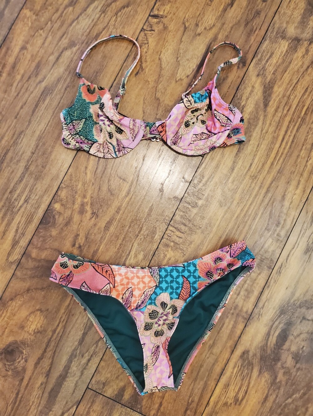 Billabong Floral Underwire Bikini Set Size Small